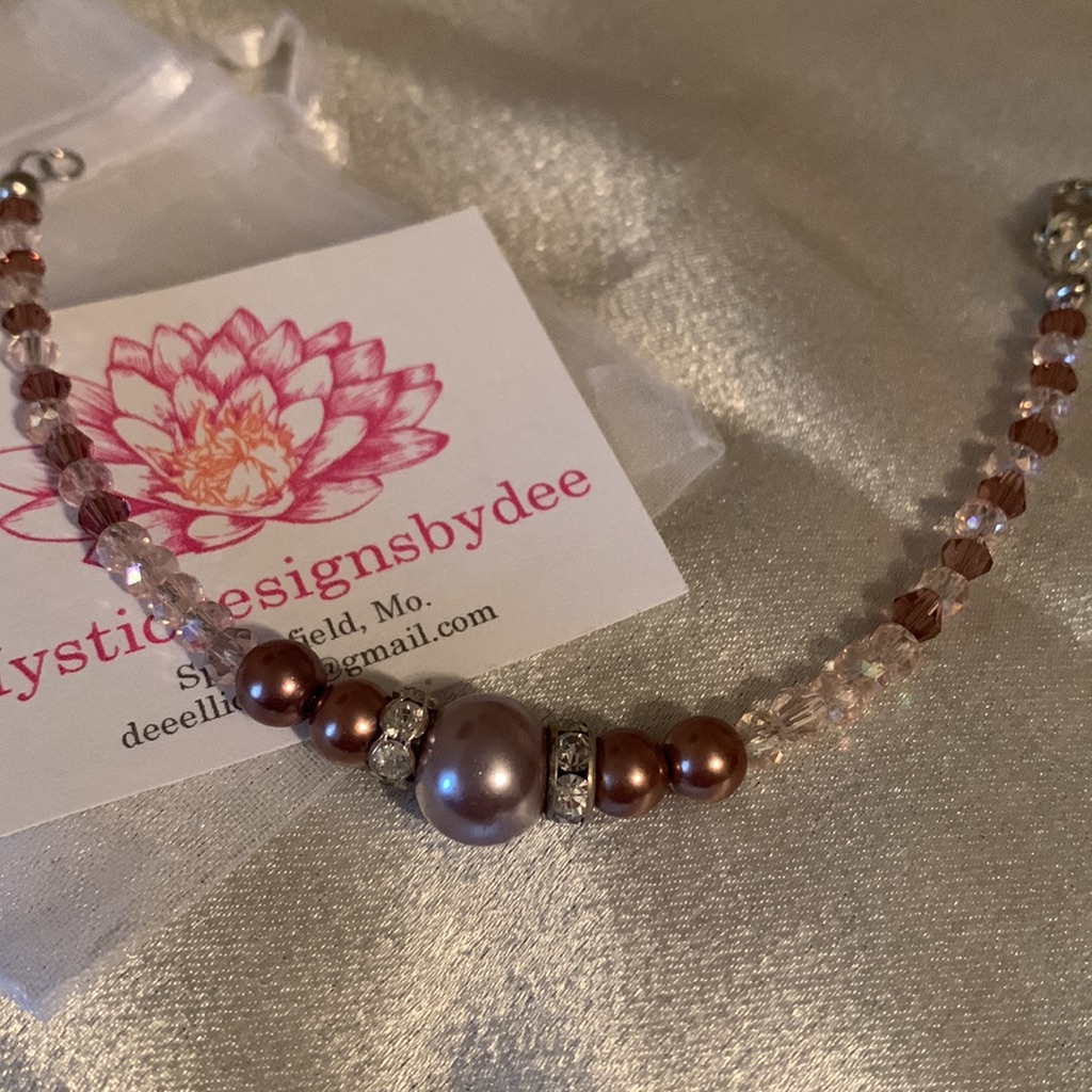 Gorgeous Faux Pearl And Crystal Bracelet